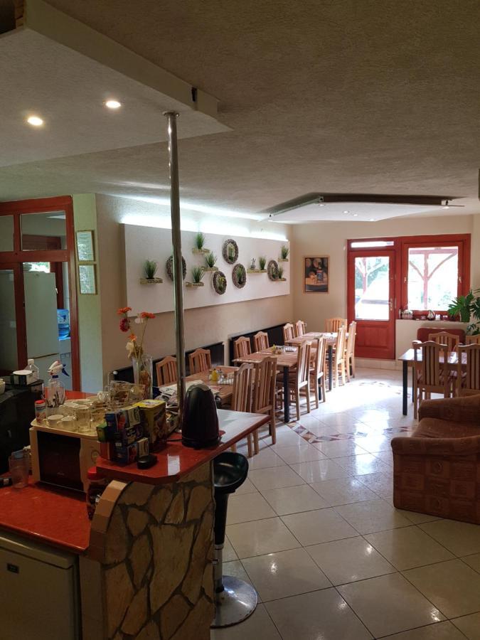 Fortuna Panzio Hotel Orosháza Buitenkant foto