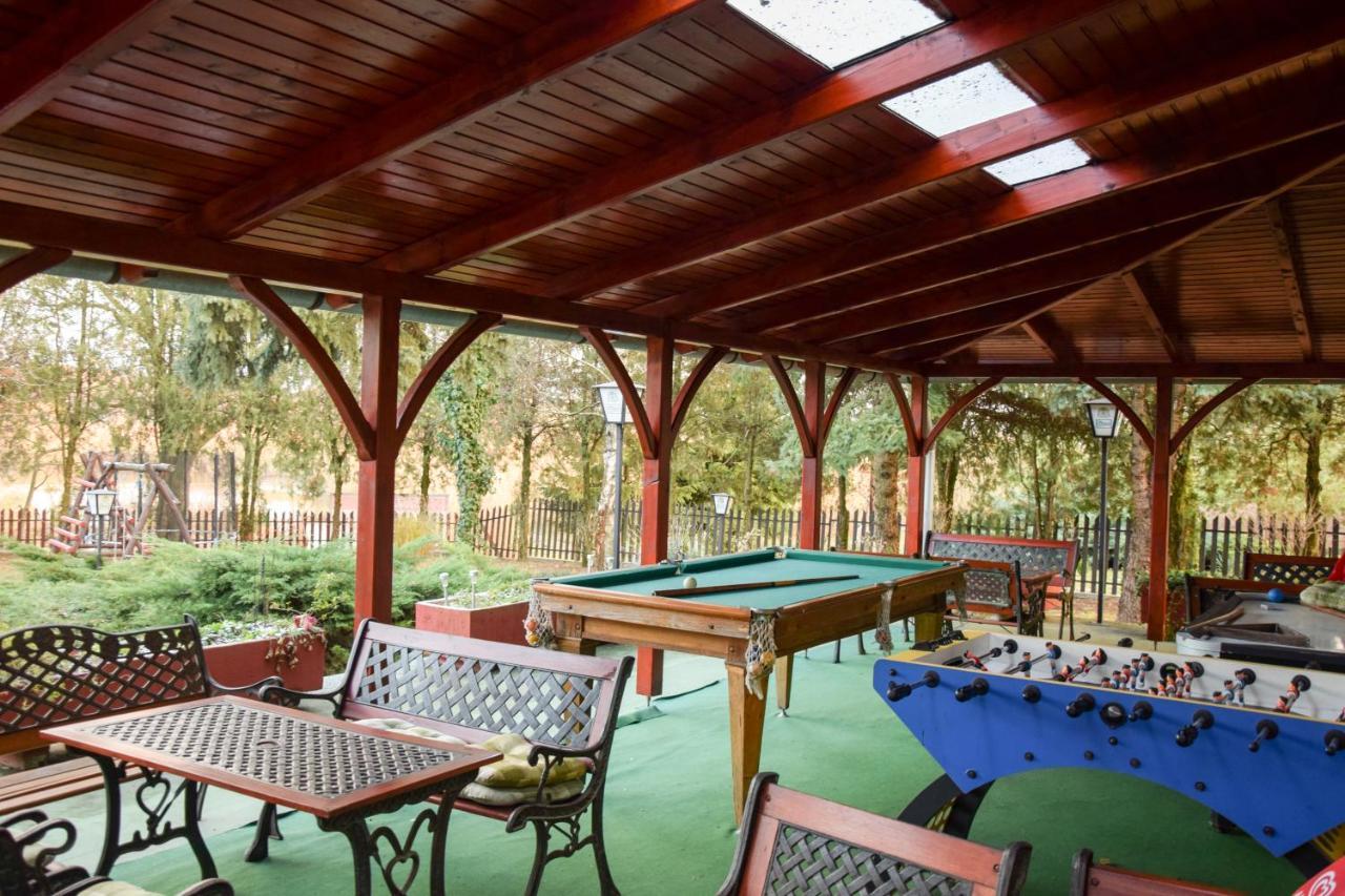 Fortuna Panzio Hotel Orosháza Buitenkant foto