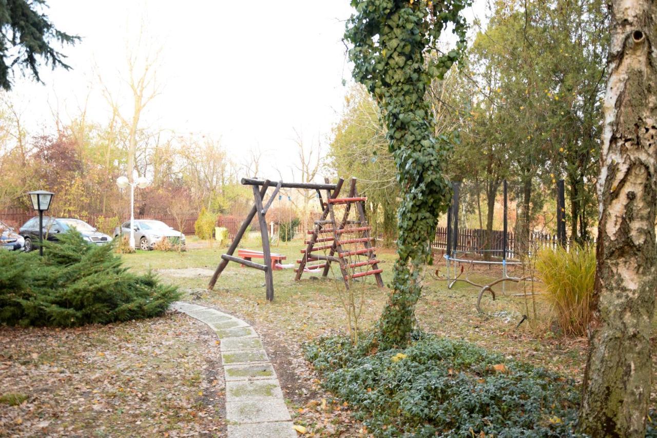 Fortuna Panzio Hotel Orosháza Buitenkant foto