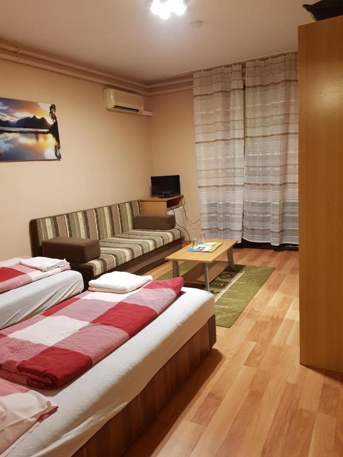 Fortuna Panzio Hotel Orosháza Buitenkant foto